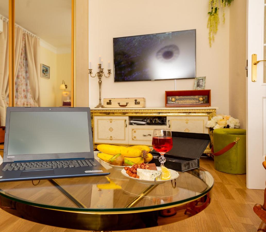 La Boheme - The Magic Of Riga & Free Parking Apartment Bagian luar foto