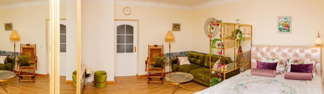 La Boheme - The Magic Of Riga & Free Parking Apartment Bagian luar foto